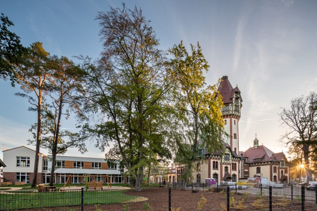 Die neue Kita neben dem alten Heizkraftwerk im Quartier Beelitz-Heilstätten.